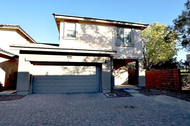Building Photo - Single Family Home in Gated Community