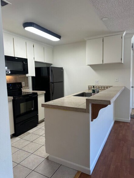 Building Photo - 2615 Rutgers Ln