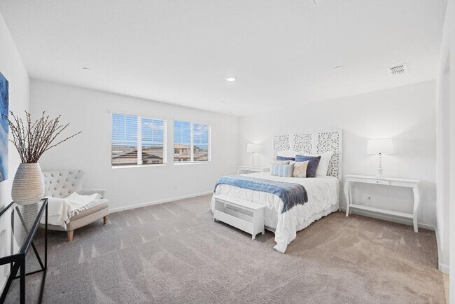 Building Photo - Gorgeous 4 Bedroom in Fiddyment Ranch
