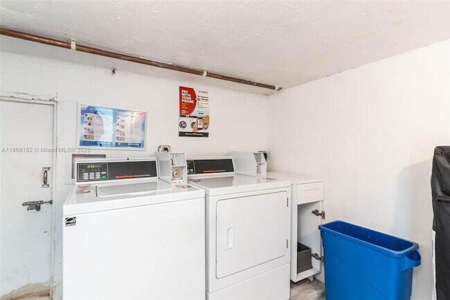 Building Photo - 694 NE 76th St
