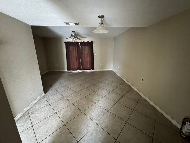 Building Photo - 1625 Martin Bluff Rd