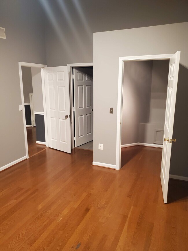 Master bedroom walkin closet - 5921 Founders Crossing Ct