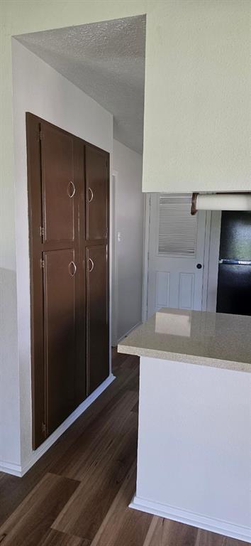 Building Photo - 8443 Gulfwood Ln