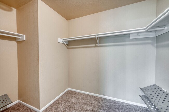 Building Photo - 107 Lachite