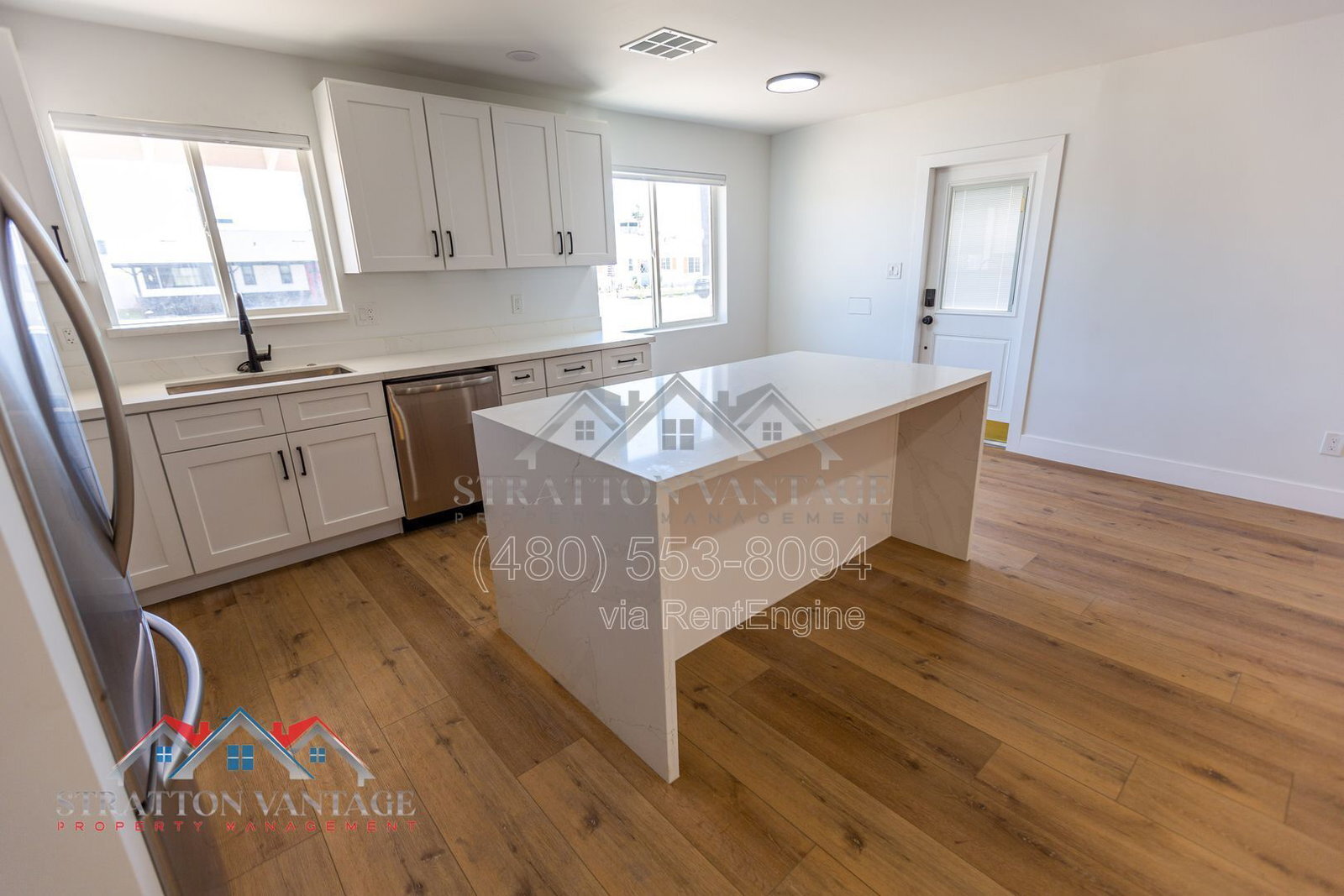 Building Photo - 4826 E Avalon Dr
