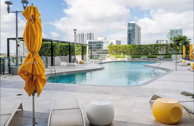 Building Photo - 501 NE 31st St