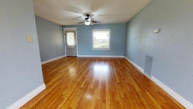 Building Photo - 203 E Cole Rd