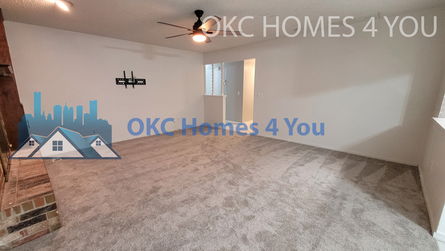 Building Photo - Updated 3 bed in Yukon