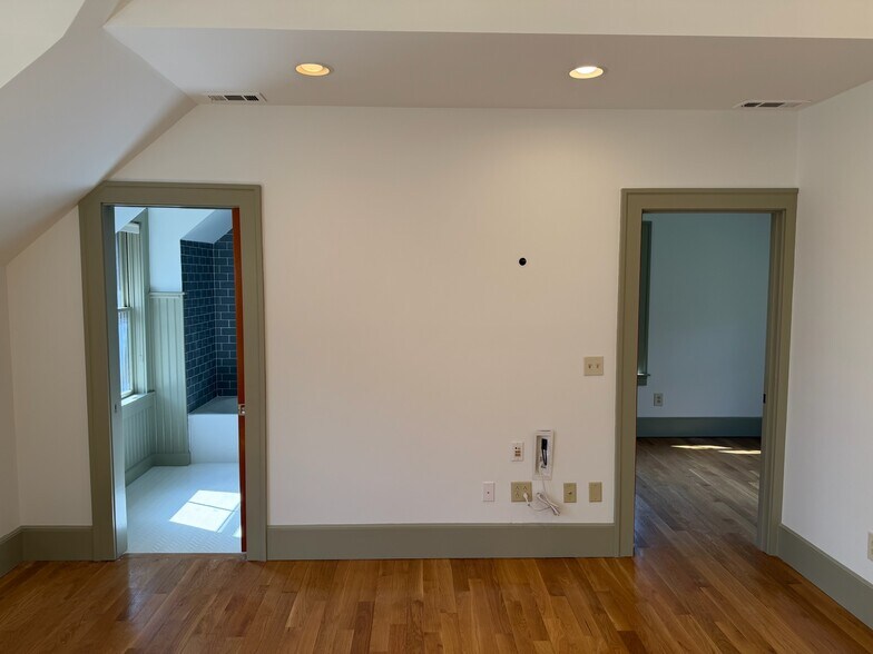 Building Photo - 9 Ashby St