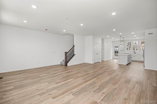 Building Photo - 43071 Atwood Ave