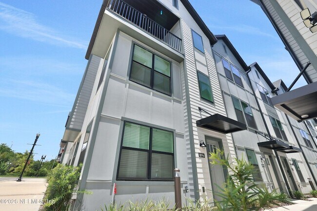 Building Photo - 1096 Farwell St