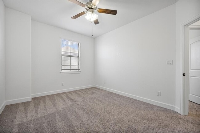 Building Photo - 11926 Briarwood Hill Way