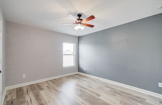 Building Photo - 12935 Northpointe Bend Dr