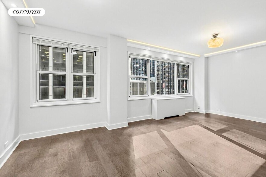 Building Photo - 77 W 55th St