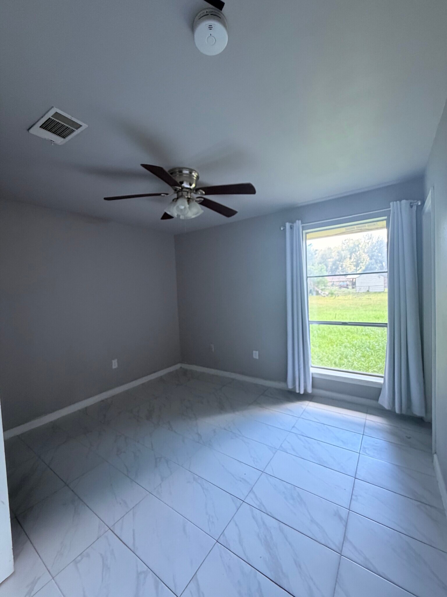 Master bed - 7118 Melpomene Dr