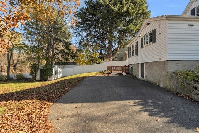 Building Photo - 2 Bellevue Ave