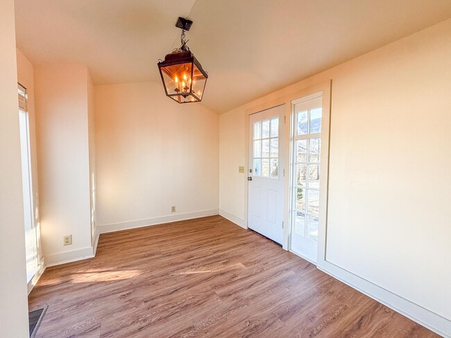 Building Photo - 3 bedroom, 2 bathroom Quiet Retreat With Scenic Views-Mansfield, Illinois