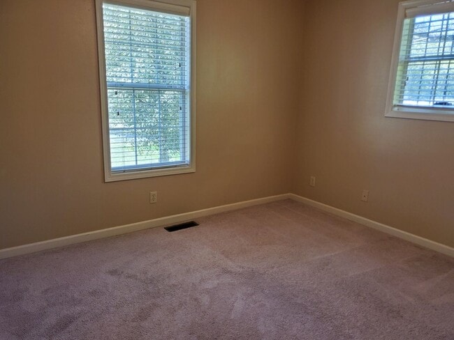 Building Photo - Lakeside School District