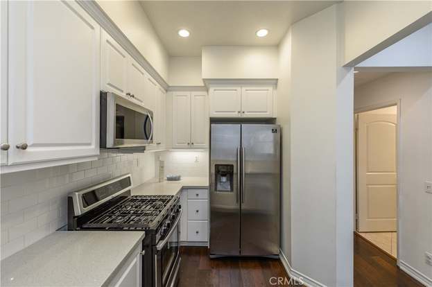 Building Photo - 31 Quartet-