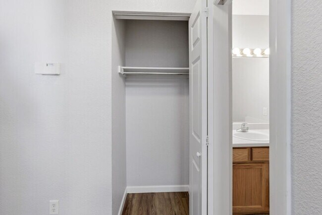 Building Photo - 17281 E Ford Dr