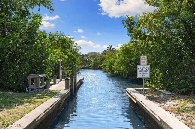 Building Photo - 2285 River Reach Dr