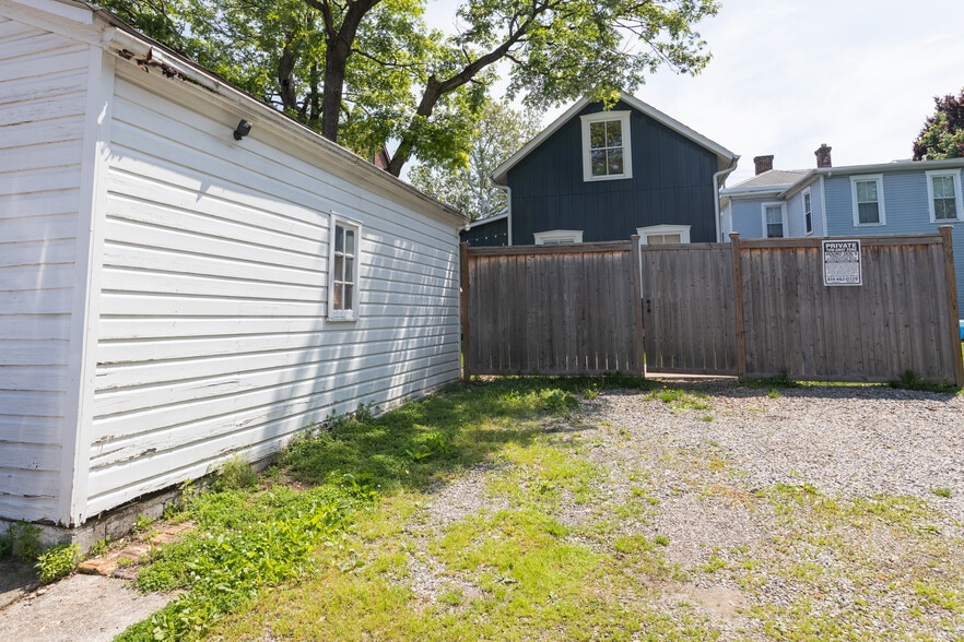 off-street parking - 953 Dennison Ave