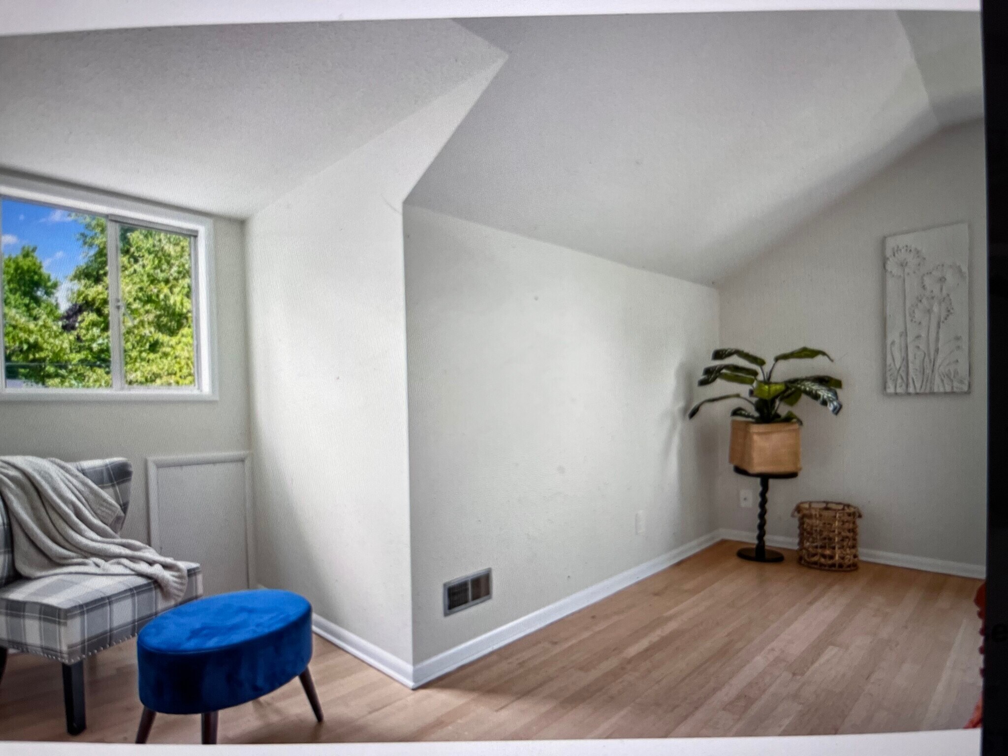 Upstairs bedroom - 3038 NE Hoyt St