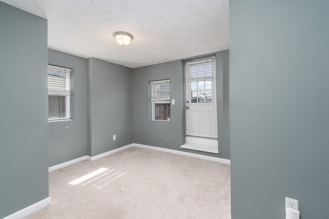 Building Photo - 1202 S Clinton St