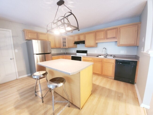 Building Photo - 426 Northview~ Sunset Ridge