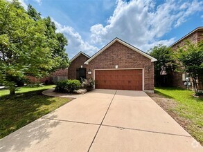 Building Photo - 14200 Lake Victor Dr
