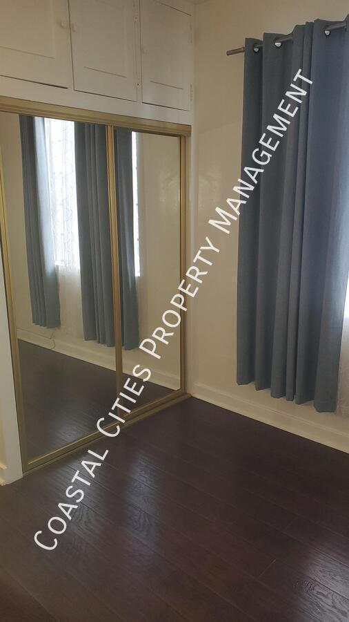 Building Photo - 185 Savona Walk