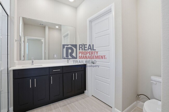 Building Photo - Inviting 4-Bedroom Home with Open Layout in Bella Vista