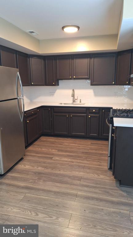 Building Photo - 102 Royal Ct Ln