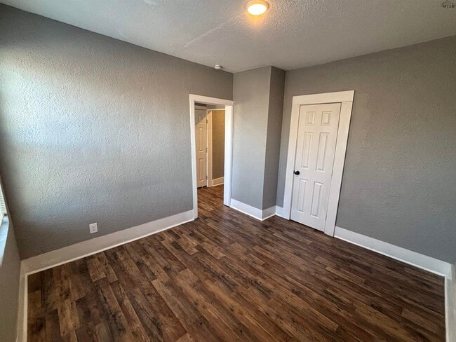 Building Photo - 1801 11th St