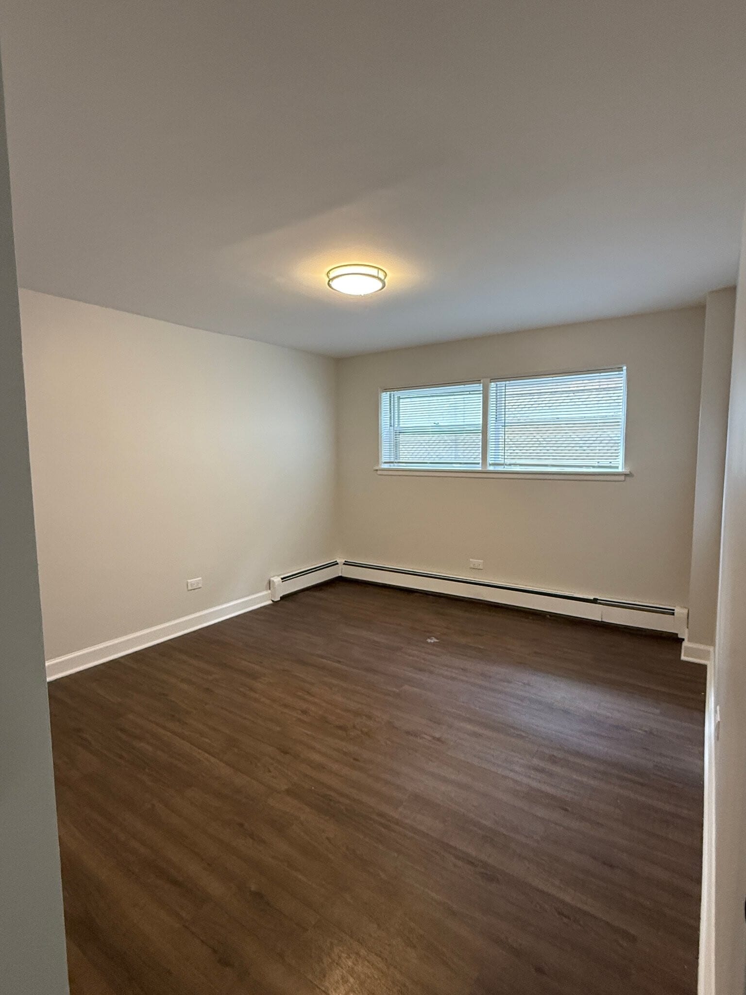 Building Photo - 9533 Schiller Blvd