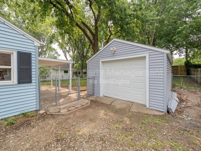 Building Photo - 1928 Eckener Dr