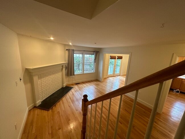 Building Photo - 18 Edgemoor Cir