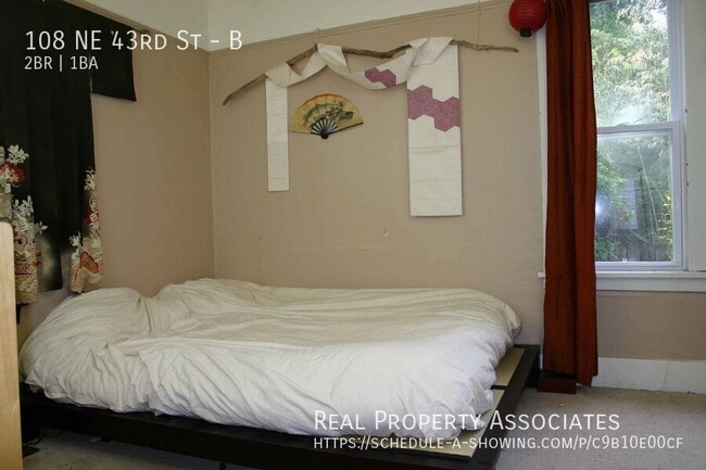 Building Photo - 108 NE 43rd St