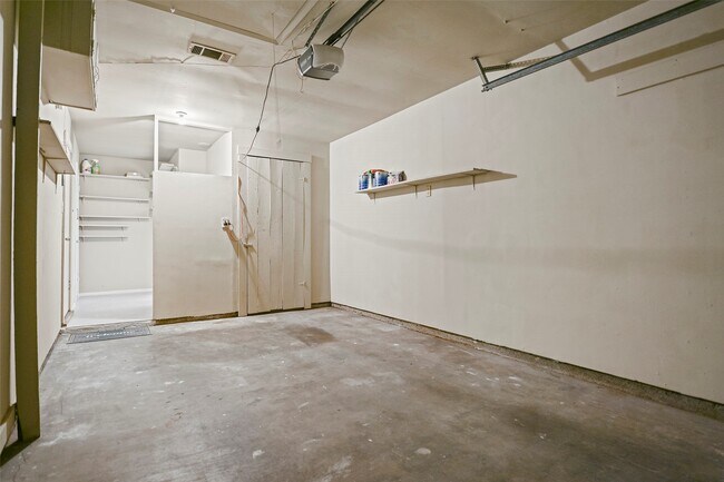 Building Photo - 4413 W 43rd St