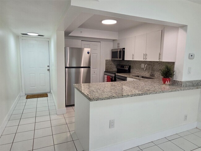 Building Photo - 8000 Fairview Dr