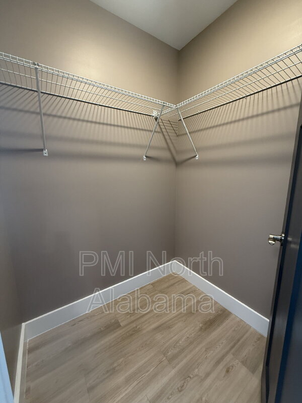 Building Photo - 101 Lacy Ln