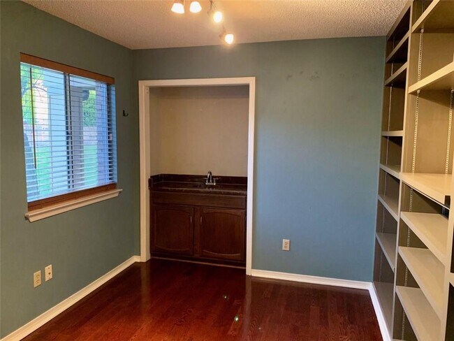 Building Photo - 1739 Harliquin Run