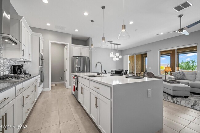 Building Photo - 30668 S Sand Hurst Ln