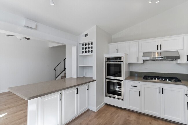 Building Photo - 450 Bolero Way