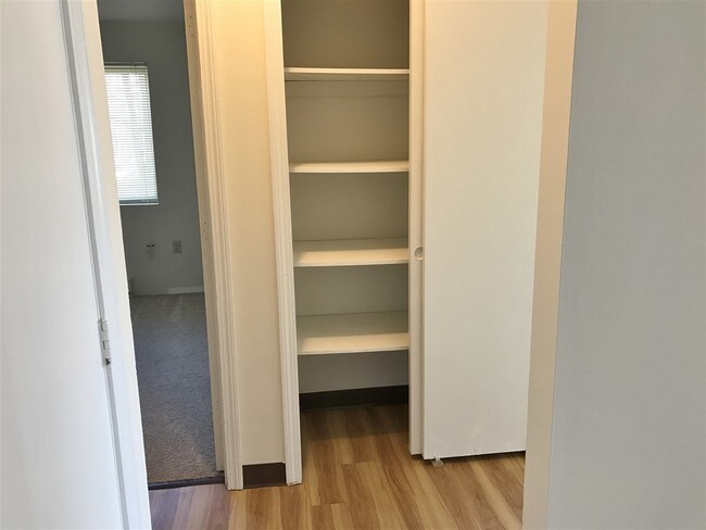 Building Photo - 99 Powers St