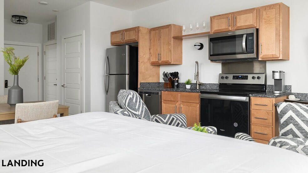 Building Photo - 302 13th St S