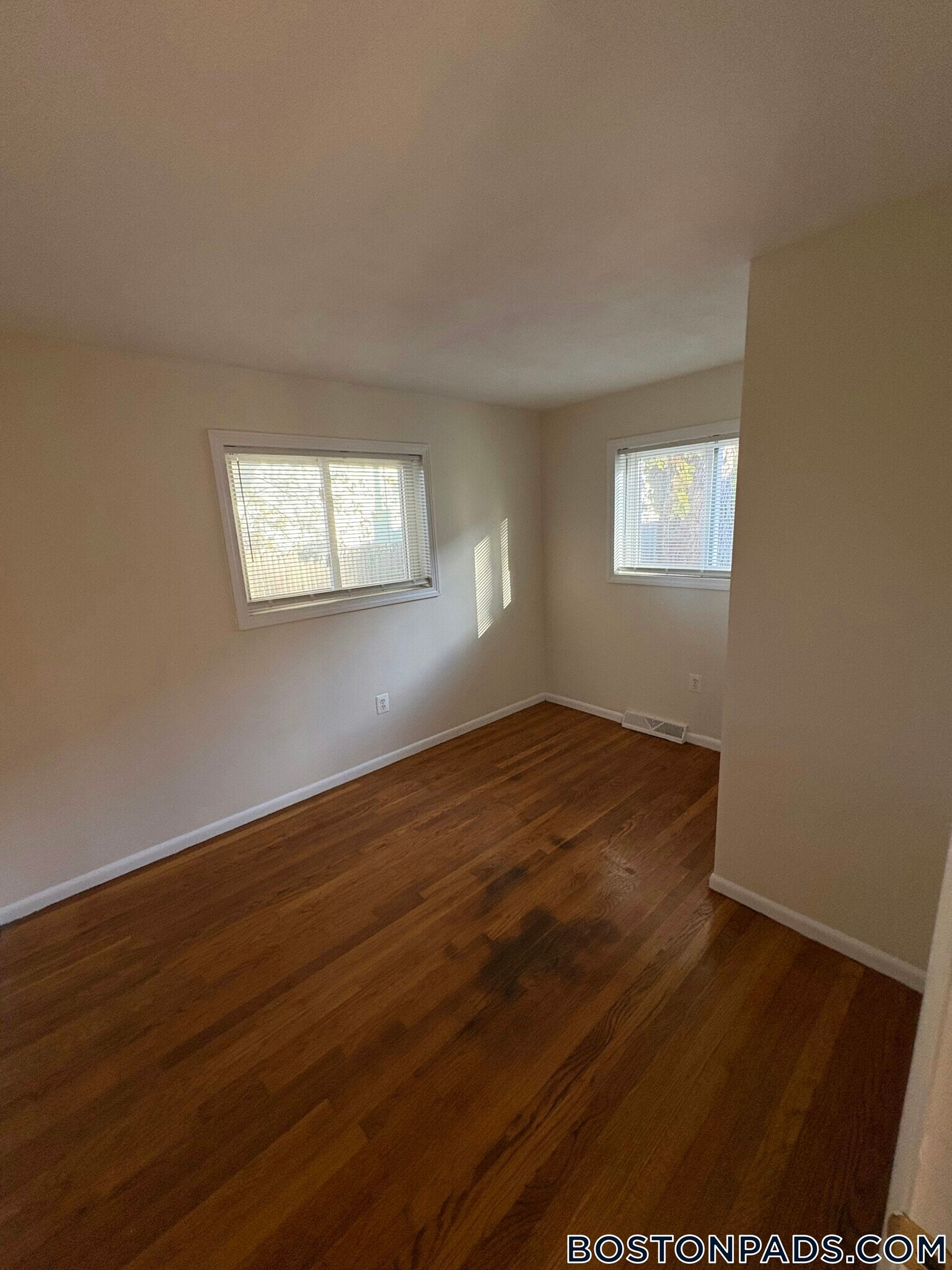 Building Photo - 21 Oxford Cir