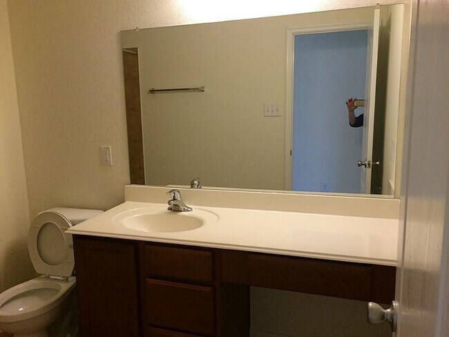 Building Photo - 21015 Blackstone Villa Ln