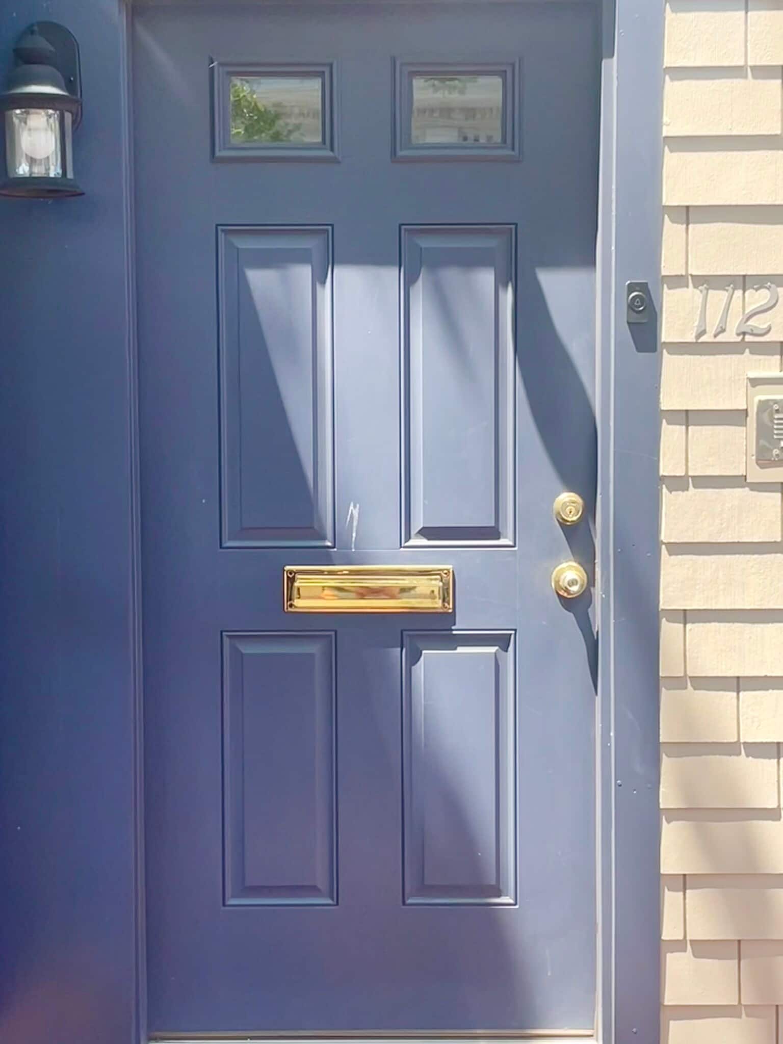 The front door is right on Thames Street! - 112 Swinburne Row