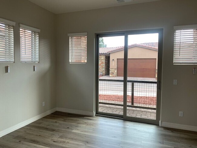 Building Photo - 3910 Positano Pl